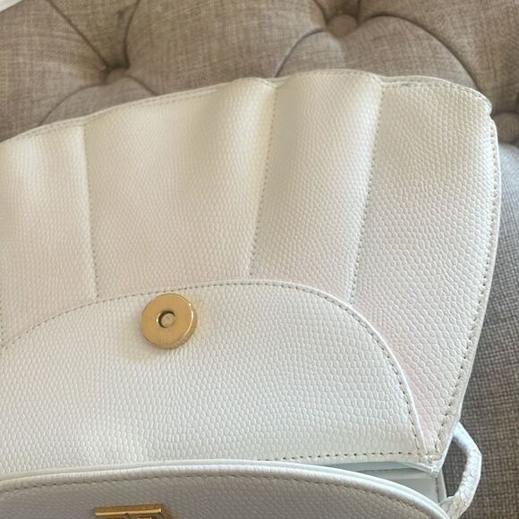 RARE Givenchy seashell bag - Picture 14 of 15